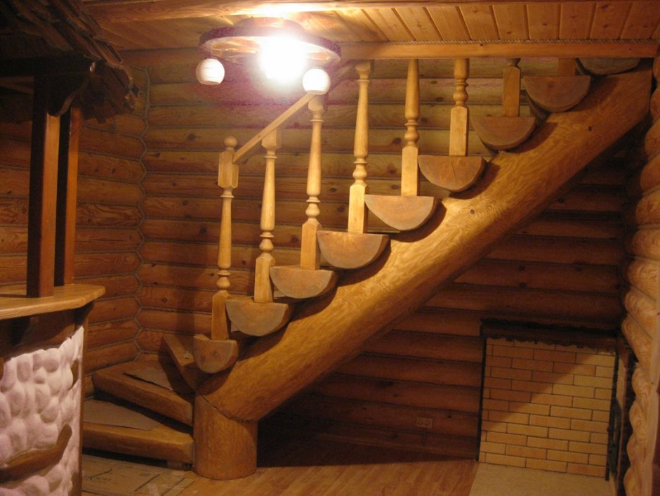 Лестницы из бревна и полубревна