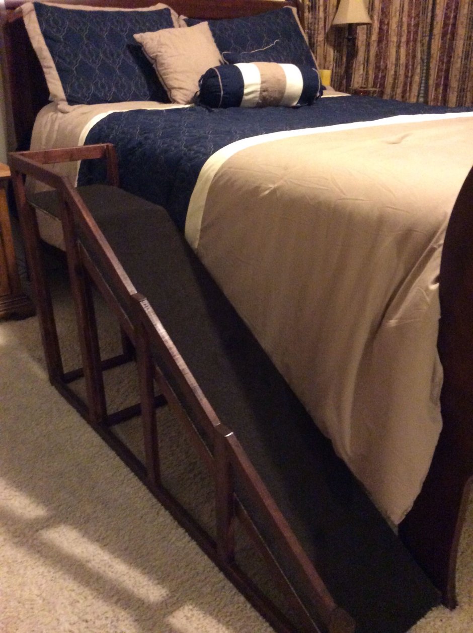 Кровать на пандусе