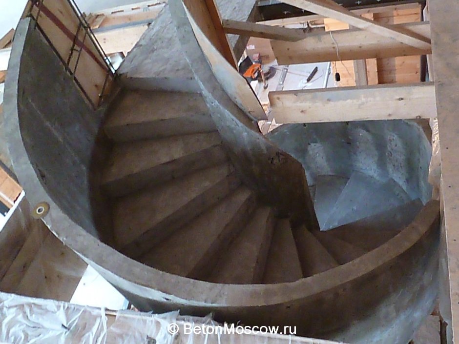 Винтовая лестница из бетона сборная