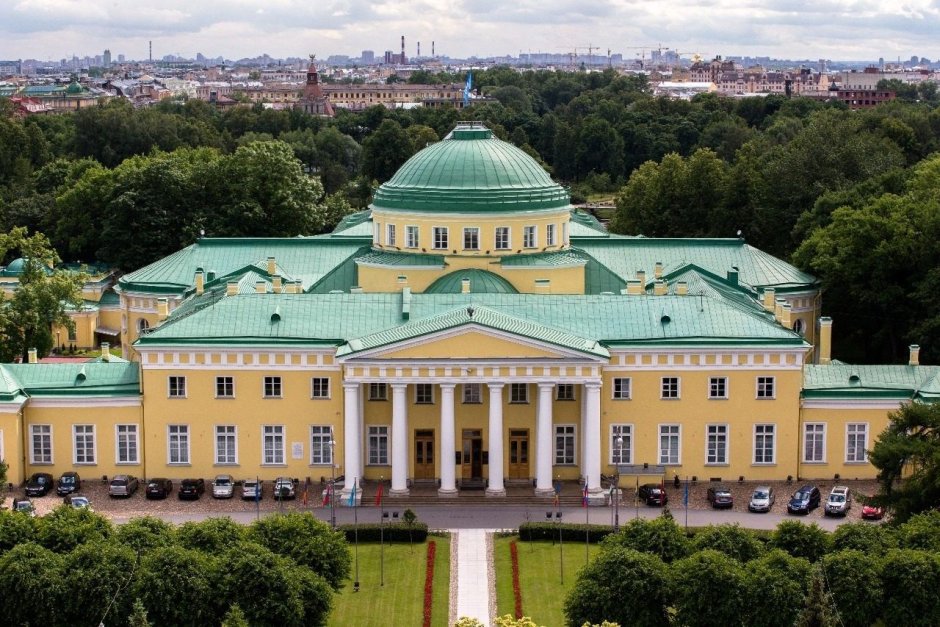 Таврический дворец в Петербурге (1783-1789),