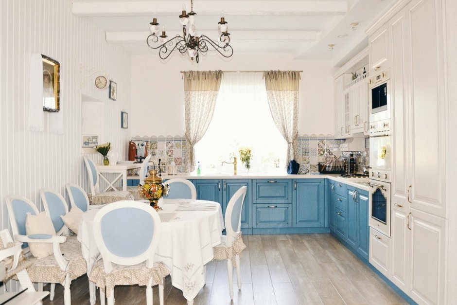 Голубая кухня Прованс в интерьере