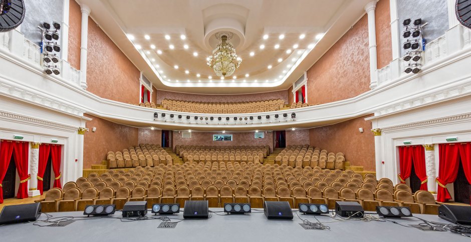 Дворец Гагарина актовый зал