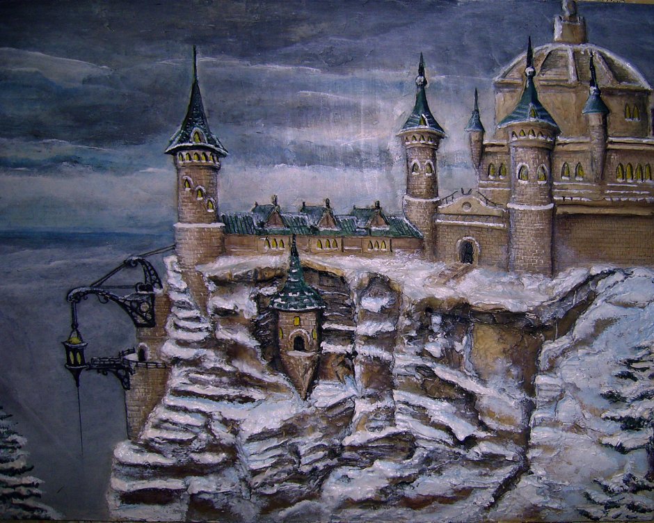 Барельефы в старинном замке