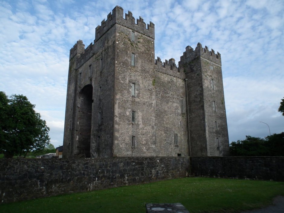 Замок Бунратти (графство Клэр)