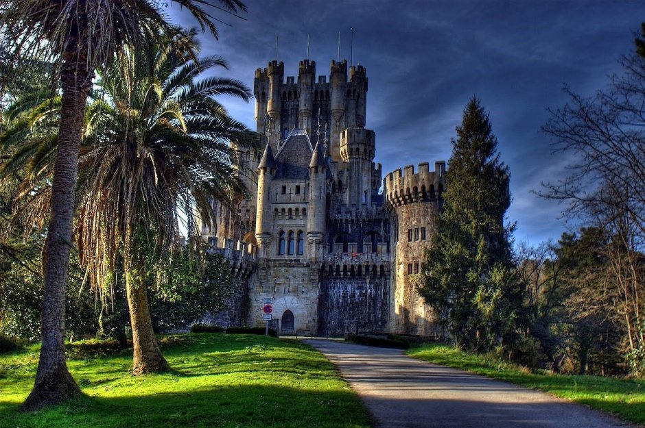 Замок Коломарес Испания