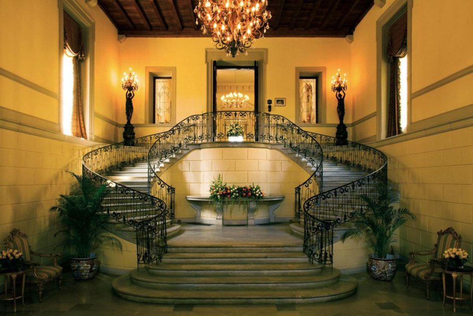 Посольская лестница Версаль