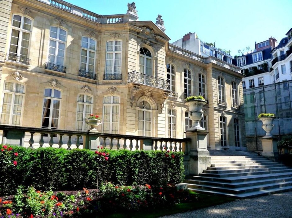 Жан КУРТОН отель Матиньон в Париже