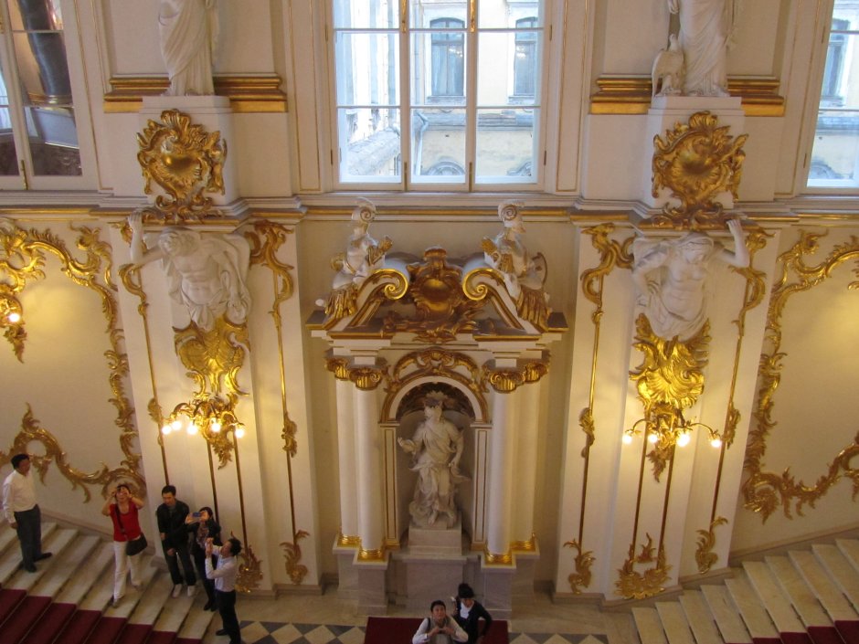 Дворец внутри