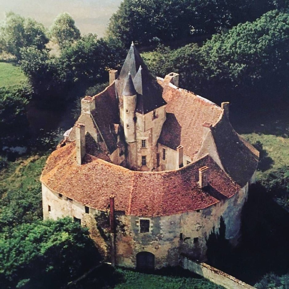 Нофль Ле Шато замок средневековый