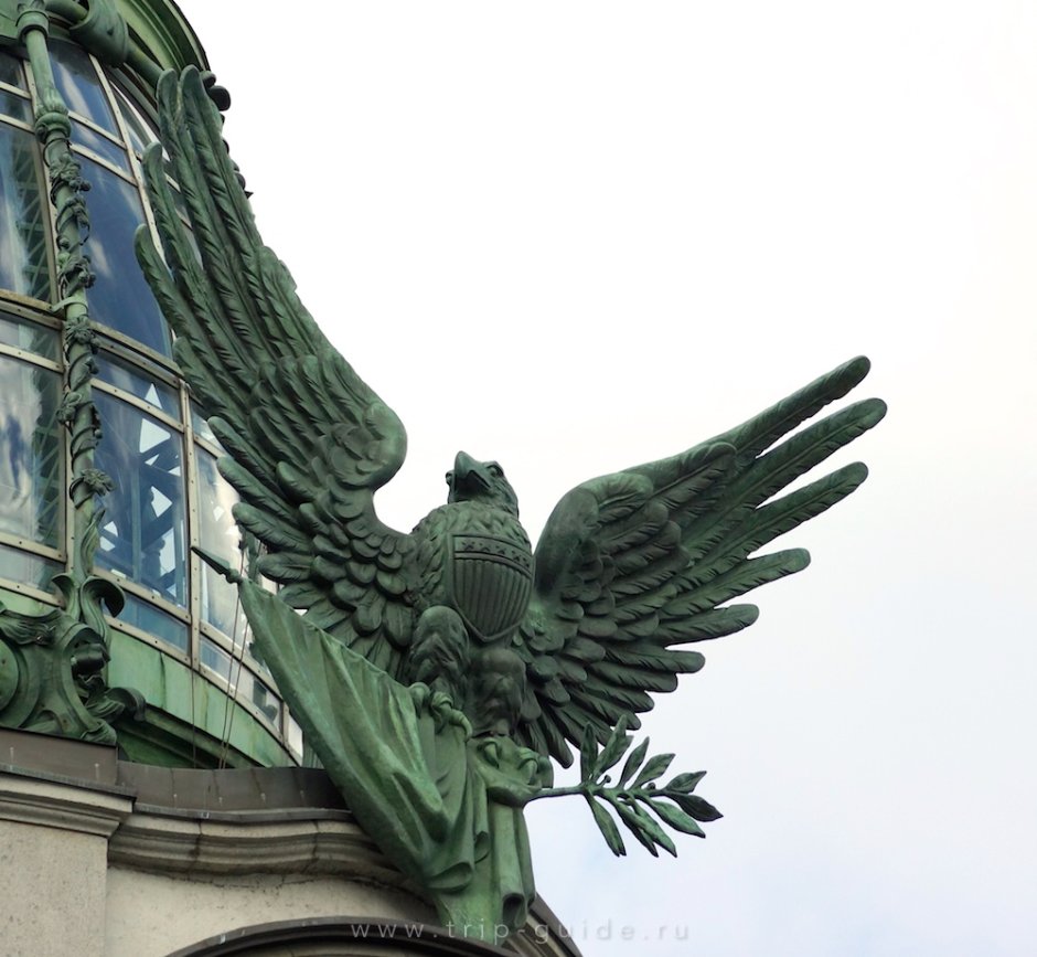 Дом Зингера в Санкт-Петербурге книжный