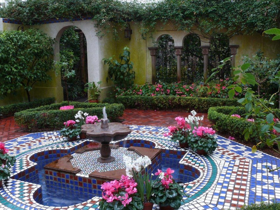Патио сад в марокканском стиле Испания