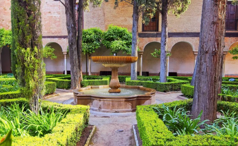 Испано-мавританский стиль сада