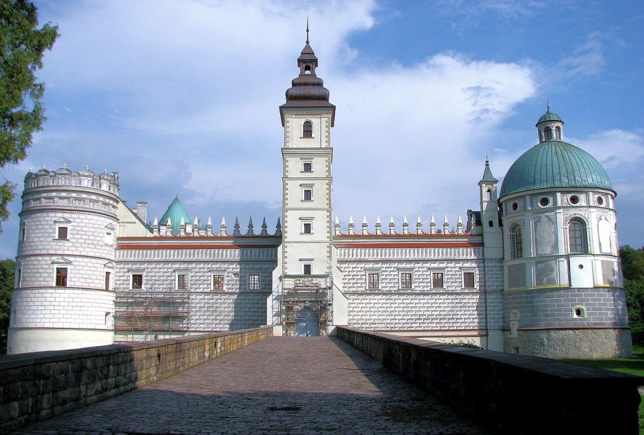 Замок в Красичине Польша