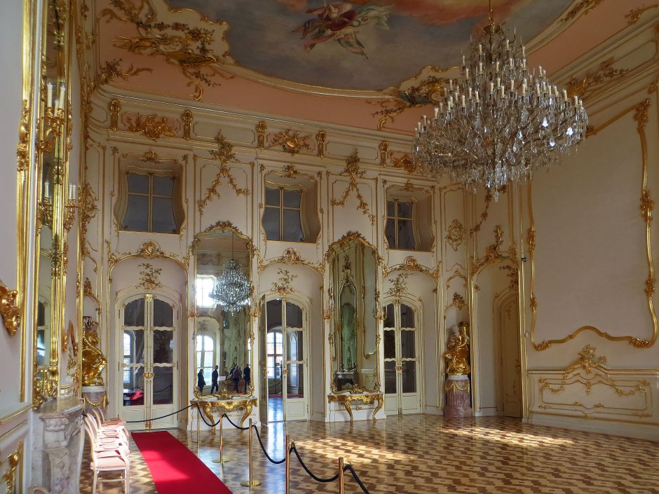 Интерьер замка дворца Эстерхази стиль