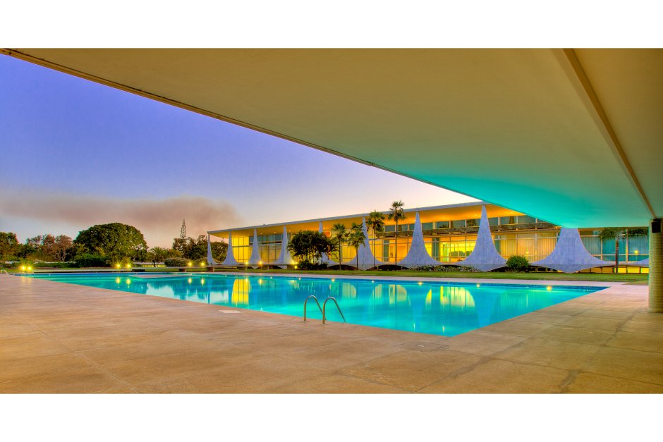 Oscar Niemeyer Residence