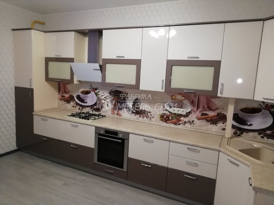 Кухня цвета шампань