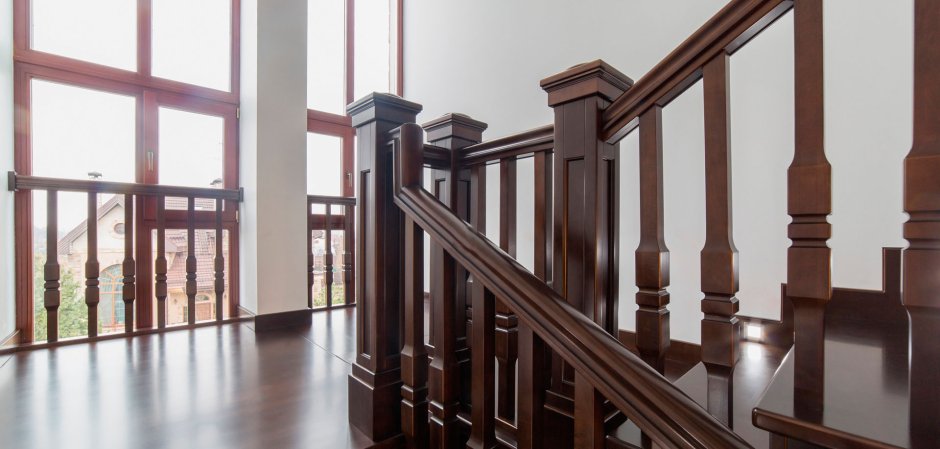 Деревянные балясины для лестниц в современном стиле