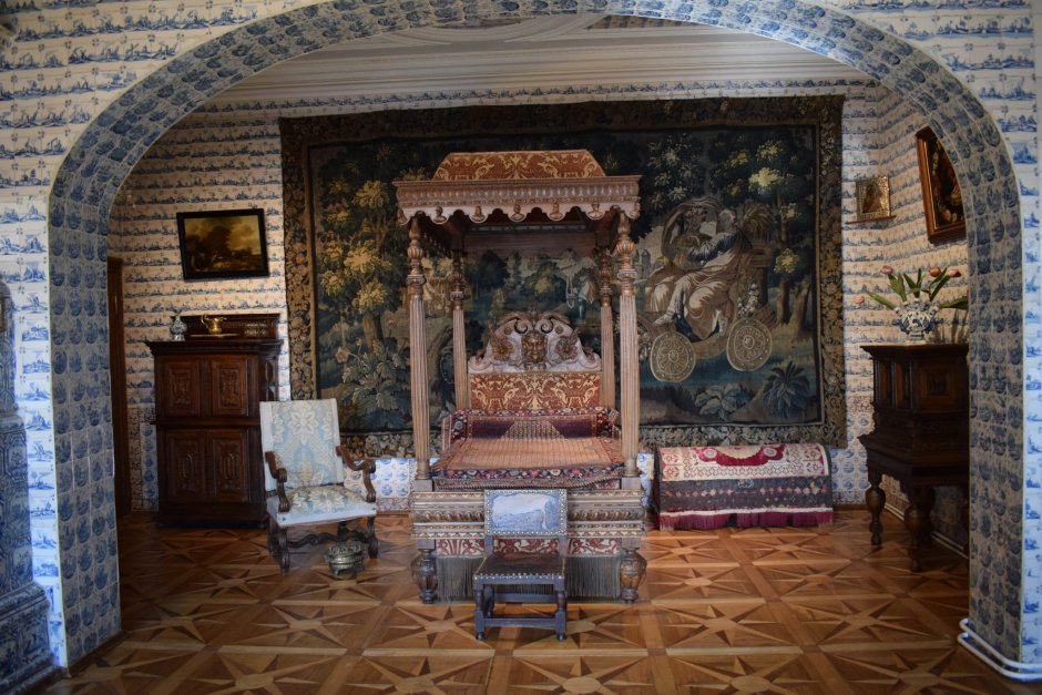 Меншиковский дворец малиновая гостиная