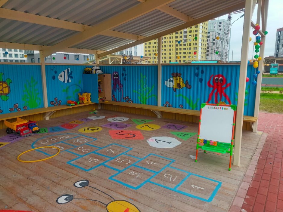 Игровые зоны на веранде в детском саду