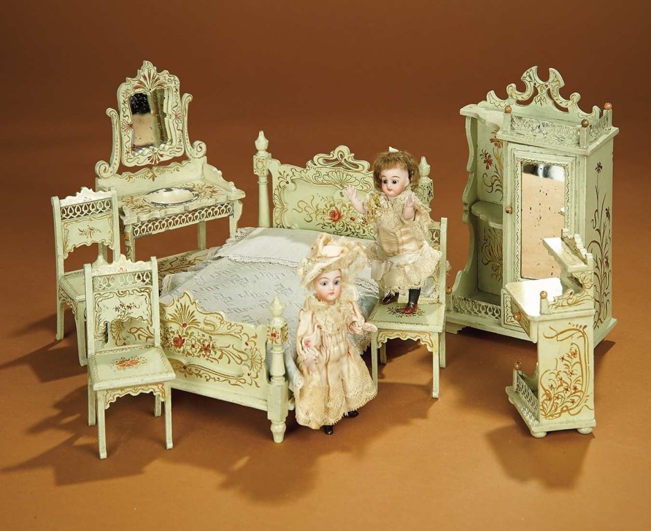 Винтажная кукольная мебель