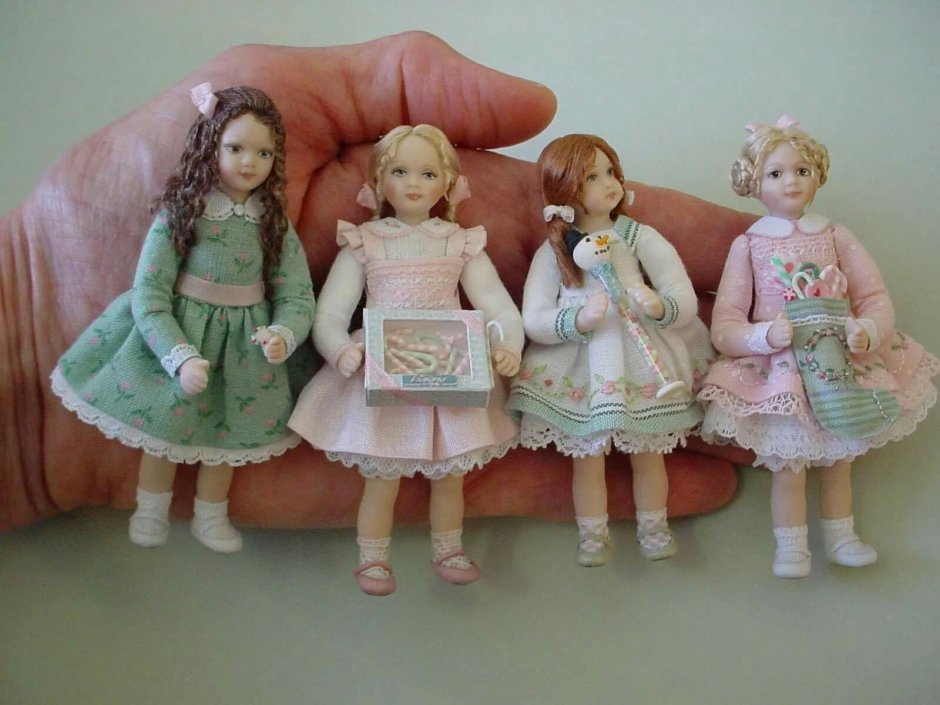 Миниатюрные куклы