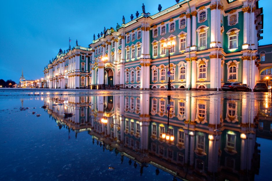 Зимний дворец Эрмитаж весной Санкт-Петербург