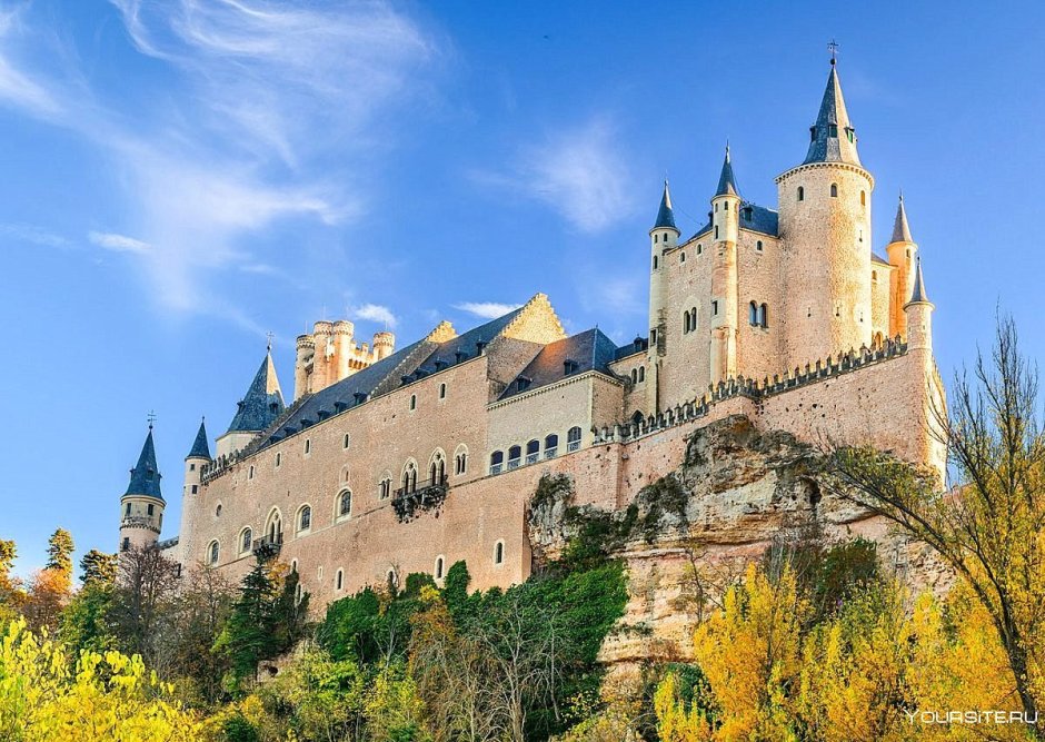 4. Замок Сеговия (Испания)