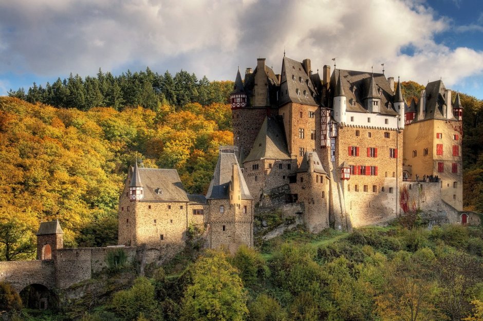 Замок Эльц Германия фото