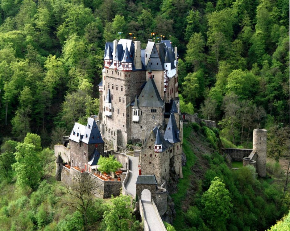 Замок Burg Eltz
