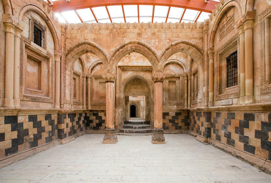 Isnak Pasha Sarayi