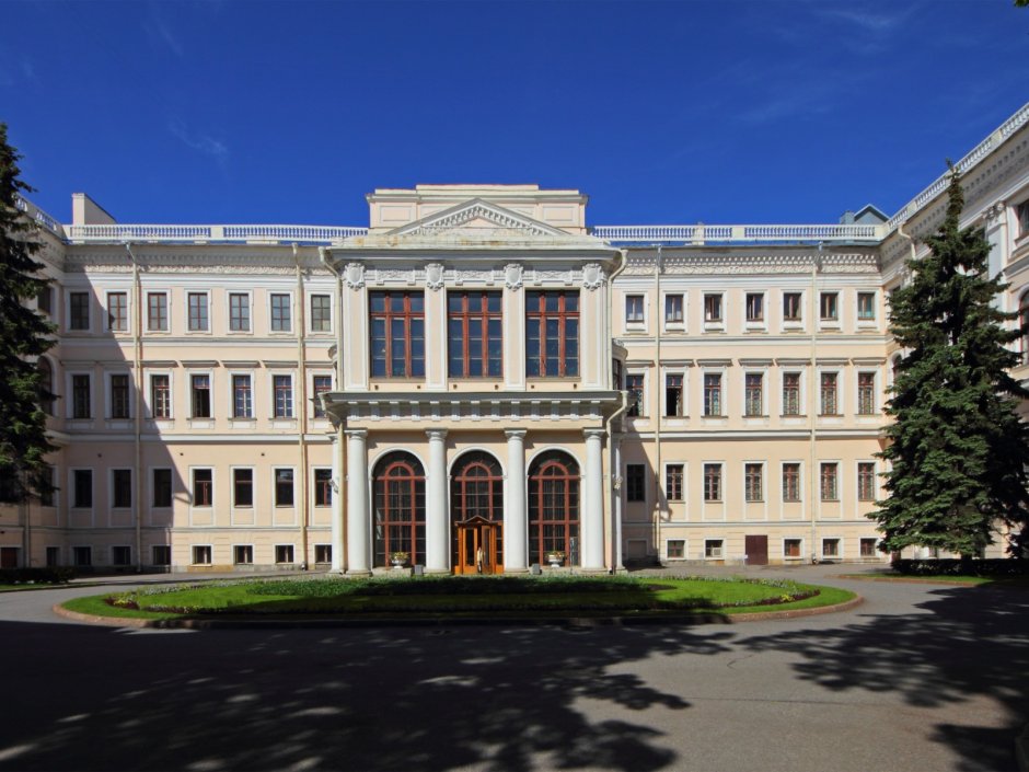 Аничков дворец в Санкт-Петербурге