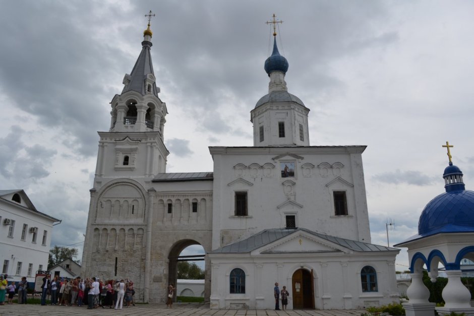 Остатки дворца Андрея Боголюбского