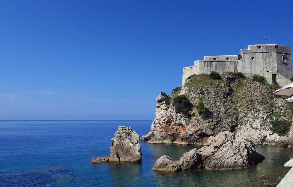 Крепость Испания на берегу моря в МЕЛЬГРАД