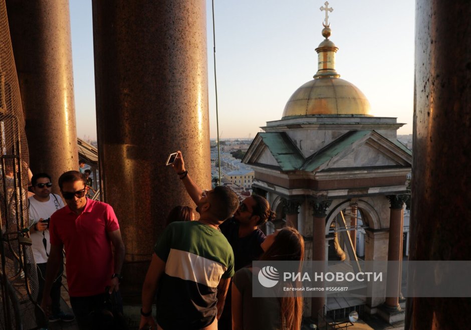 Исаакиевский собор в Санкт-Петербурге вид со смотровой