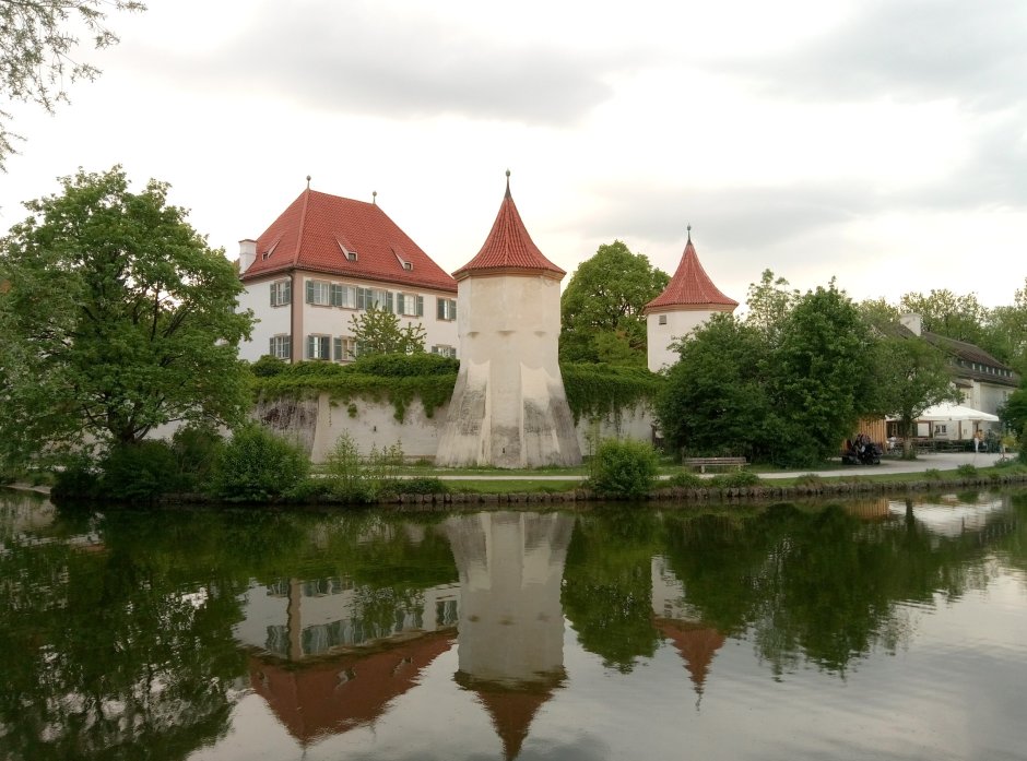 Замок Блютенбург Германия