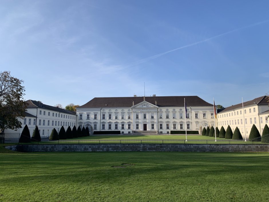 Дворец Бельвю -Schloss Bellevue