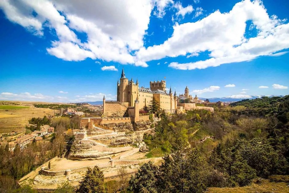 Замок Лоарре. Испания романский стиль