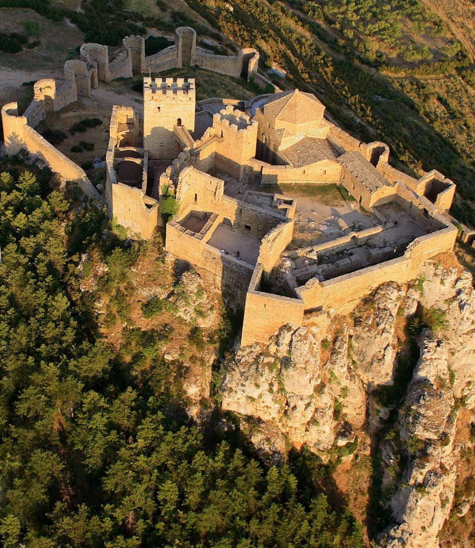 Замок Лoaррe (Уэска)
