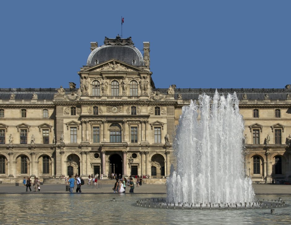 Франция дворец Лувр
