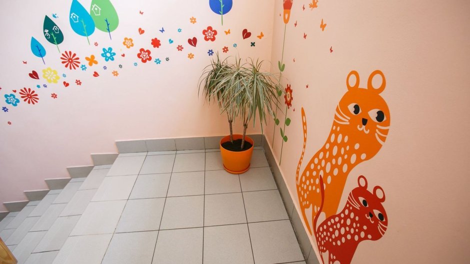 Украшение стен в детском саду коридоры