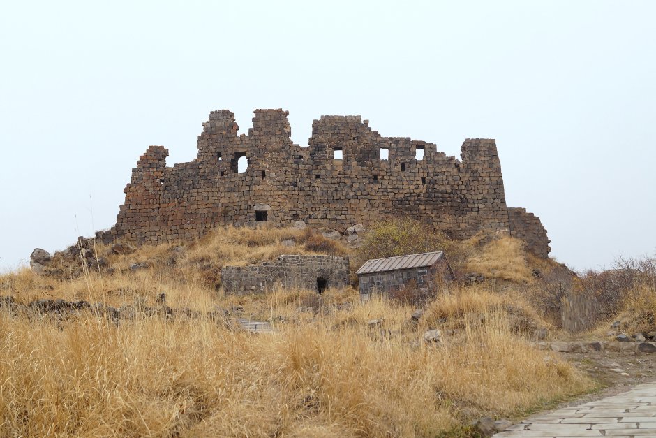 Крепость Амберд в Армении май