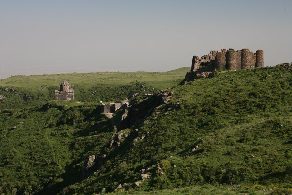 Гора Арагац крепость Амберд