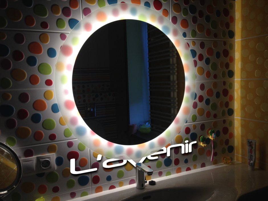 Подсветка зеркала светодиодной лентой в ванной