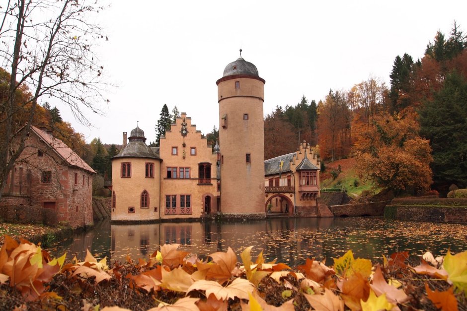 Замок Меспельбрунн Бавария 4k