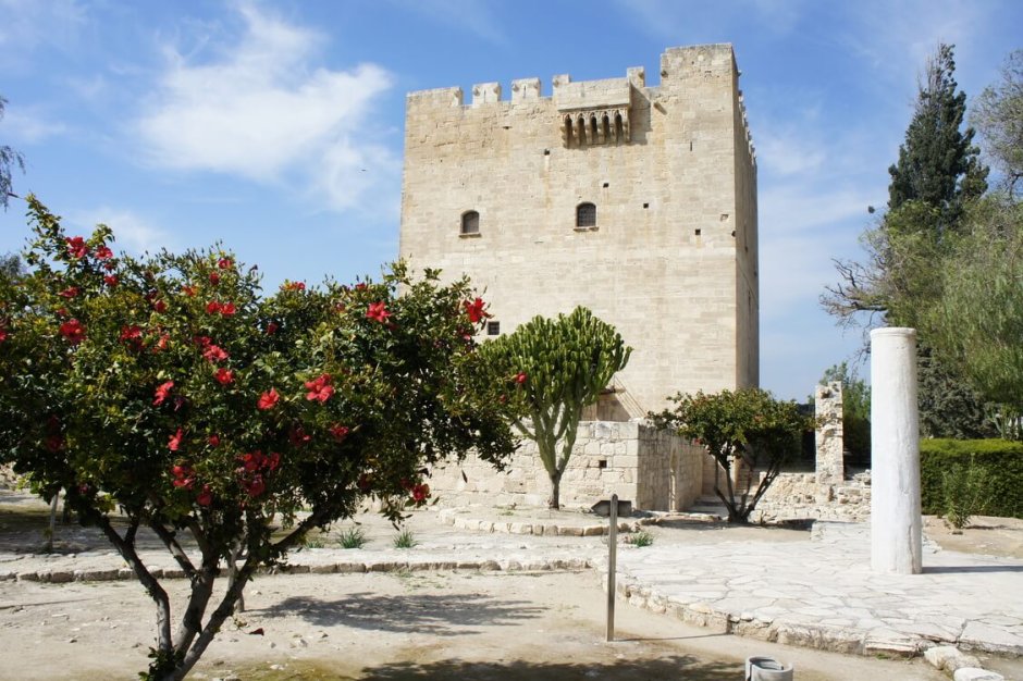 Замок Колосси Кипр