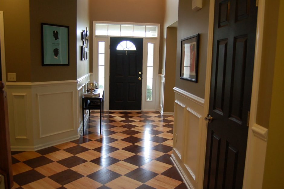 Плитка в шахматном порядке в коридоре