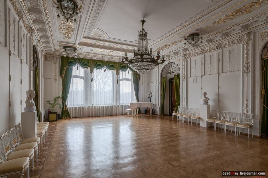 Дворец Luxury Antonovich снаружи