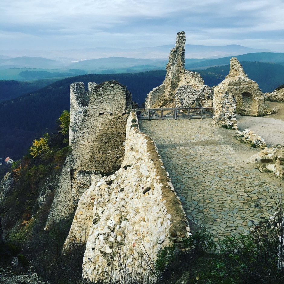 Чахтицкий замок Словакия