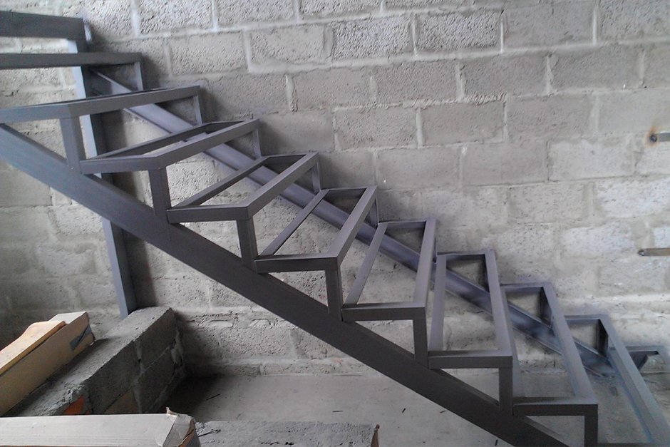 Лестница сварная из металла