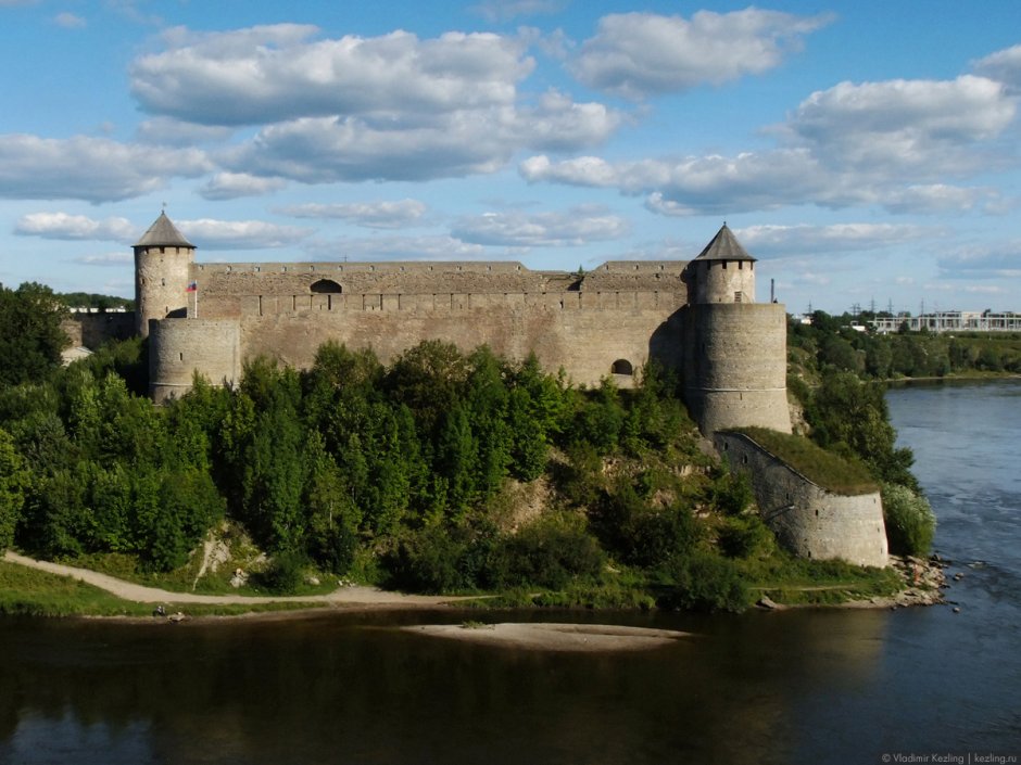 Ленин Нарвский замок